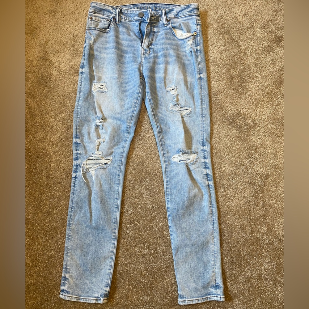 American Eagle ripped athletic skinny jeans good condition